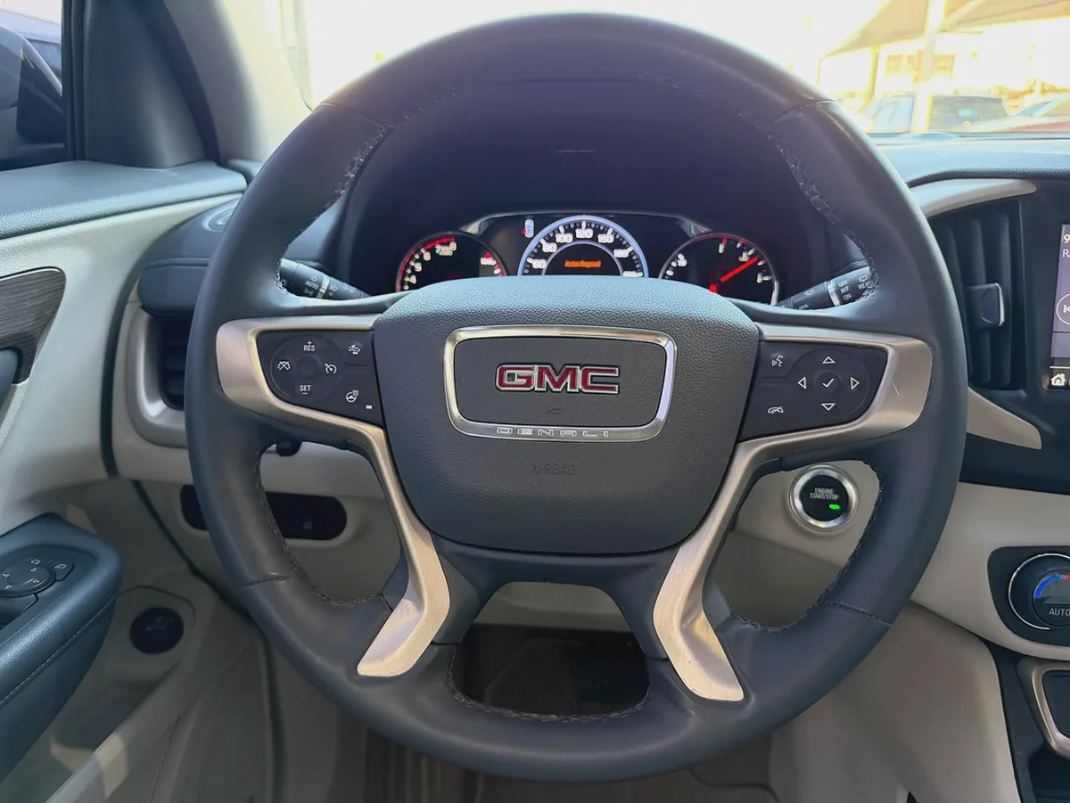 GMC Terrain Denali -2023 -GCC -FREE ACCIDENT—LOW MILAGE—EXCELLENT CONDITION