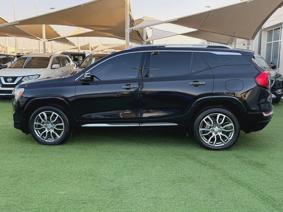GMC Terrain Denali -2023 -GCC -FREE ACCIDENT—LOW MILAGE—EXCELLENT CONDITION