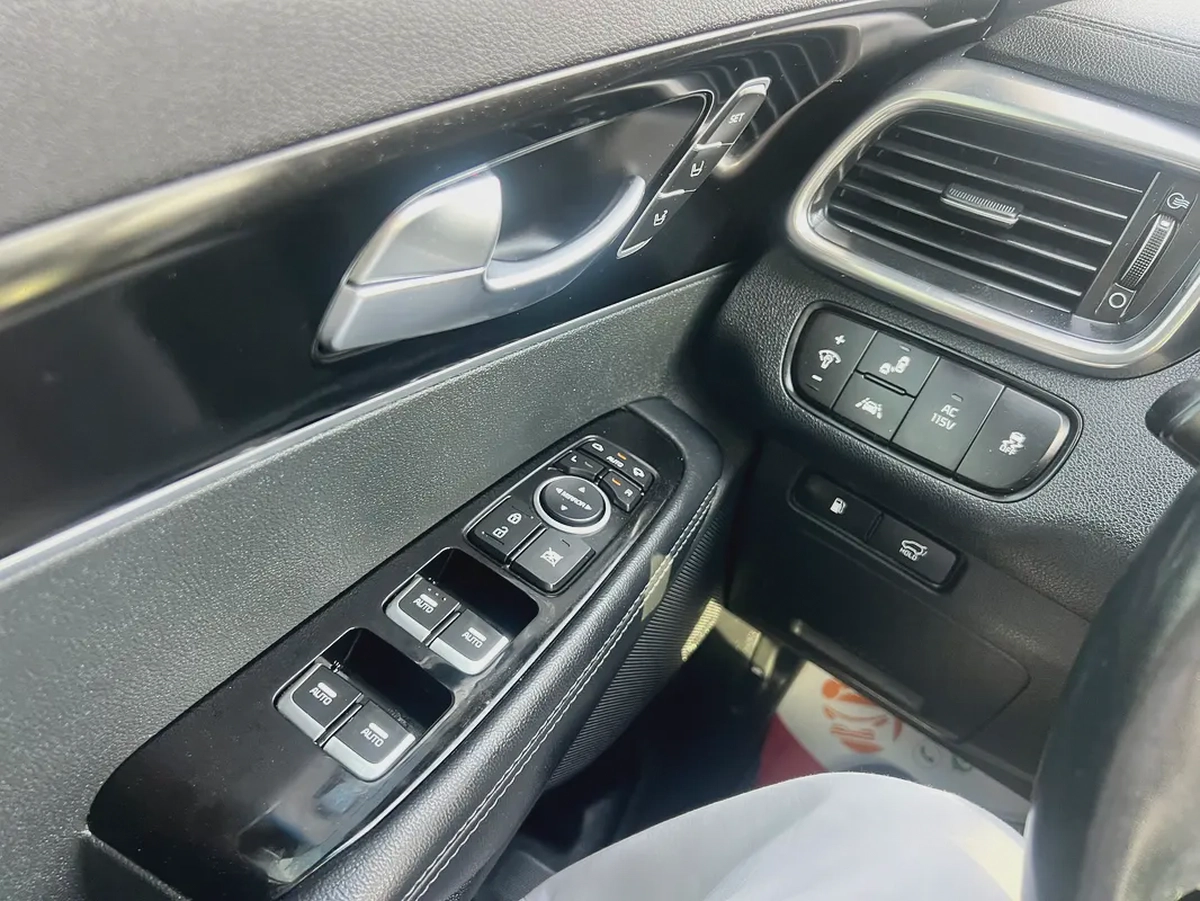 2017 Kia Sorento SX - American Specs - Fully Loaded-19-19