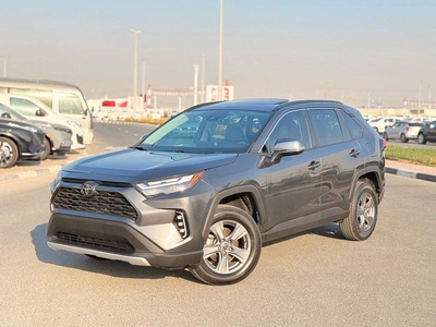Toyota RAV4 XLE Full Option 2022 with sunroof, push start-13