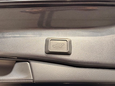 Toyota RAV4 XLE Full Option 2022 with sunroof, push start-21