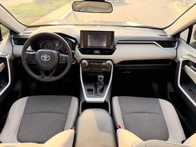 Toyota RAV4 XLE Full Option 2022 with sunroof, push start-4