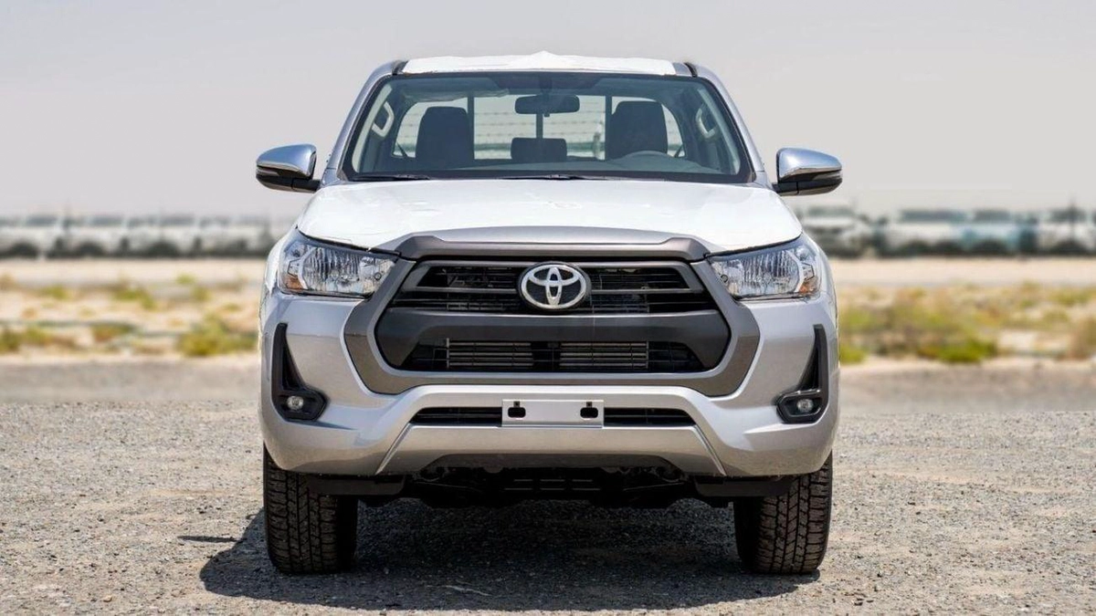 Toyota Hilux SGLX Toyota Hilux 2.4L Diesel AT 4x4 Mid Option 2025-4-0