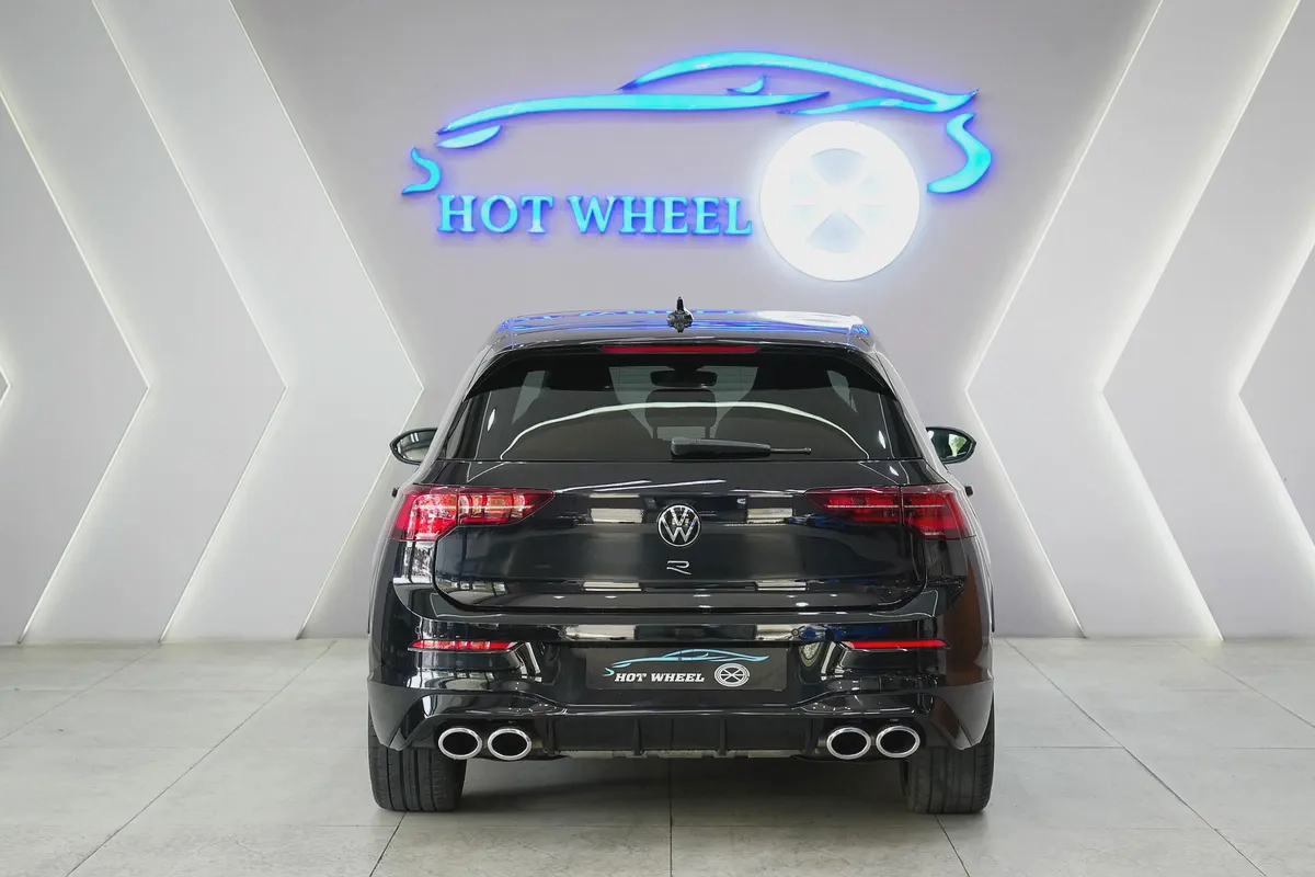 2022 - Volkswagen Golf R - Low mileage | With warranty for 129,000.00 AED-2-2