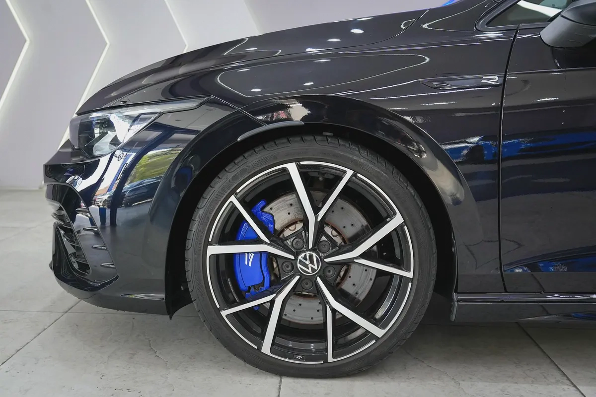 2022 - Volkswagen Golf R - Low mileage | With warranty for 129,000.00 AED-5-5