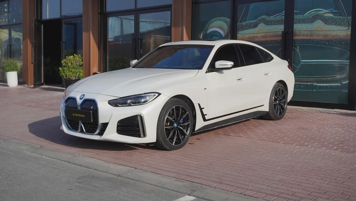 2024 BMW i4 eDrive 35 | Full Electric | GCC Specs | Very Low Mileage-2-2