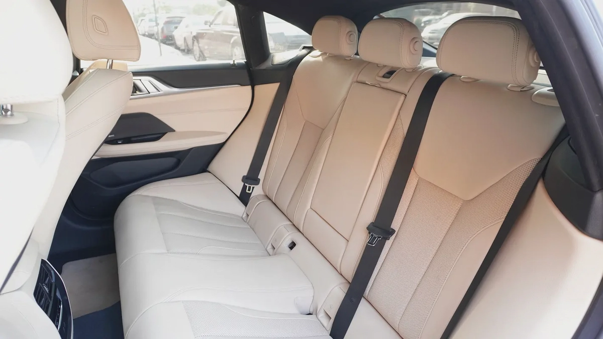 2024 BMW i4 eDrive 35 | Full Electric | GCC Specs | Very Low Mileage-10-10