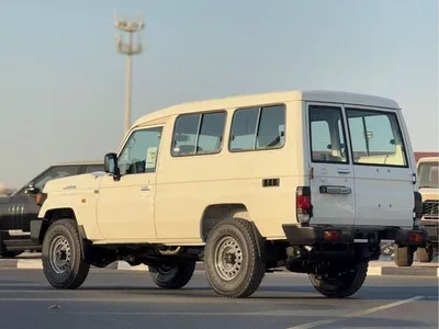 Toyota Land Cruiser 70 LC76 LX EXPORT ONLY - LC 78- 2.8L - DIESEL - MT-13