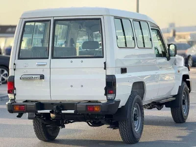 Toyota Land Cruiser 70 LC76 LX EXPORT ONLY - LC 78- 2.8L - DIESEL - MT-3