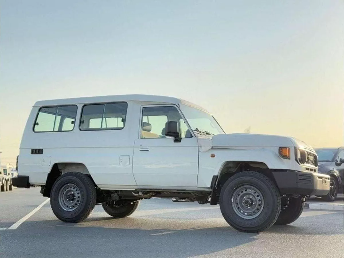 Toyota Land Cruiser 70 LC76 LX EXPORT ONLY - LC 78- 2.8L - DIESEL - MT-4-0