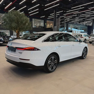 MG MG 8 Standard 2026 GCC Specs-5