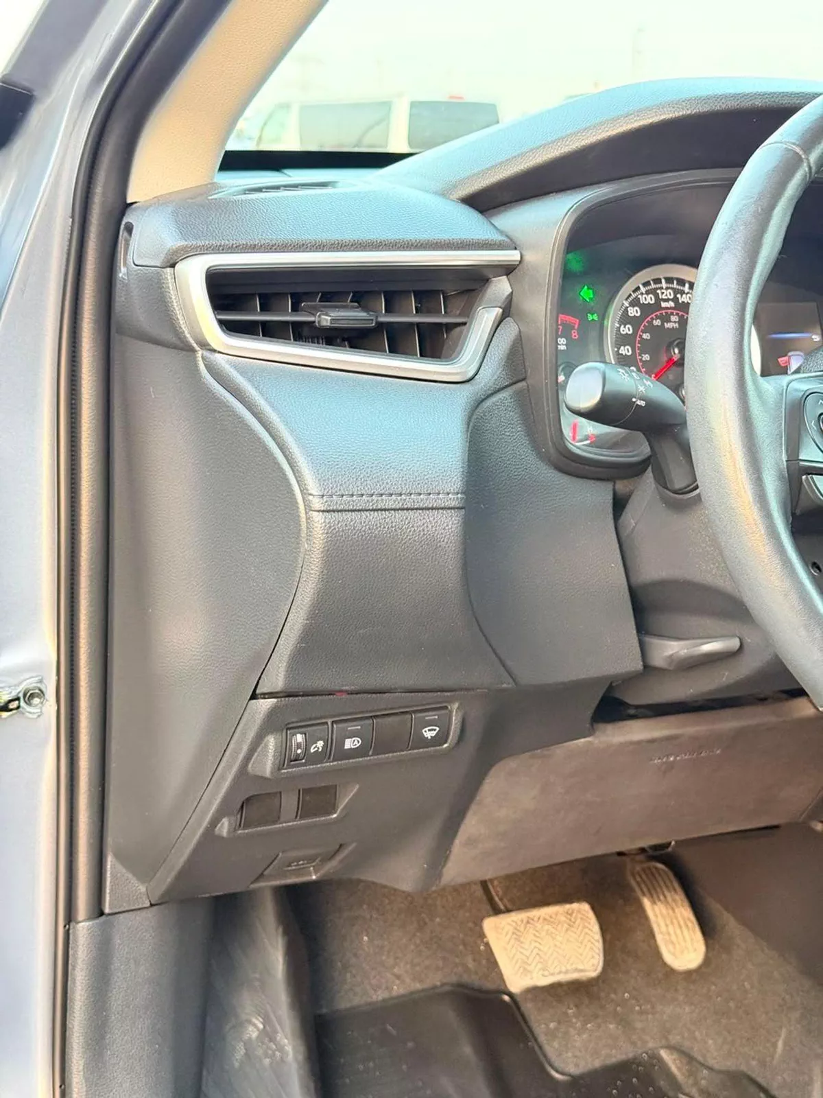 Toyota Corolla Cross LE-18-0