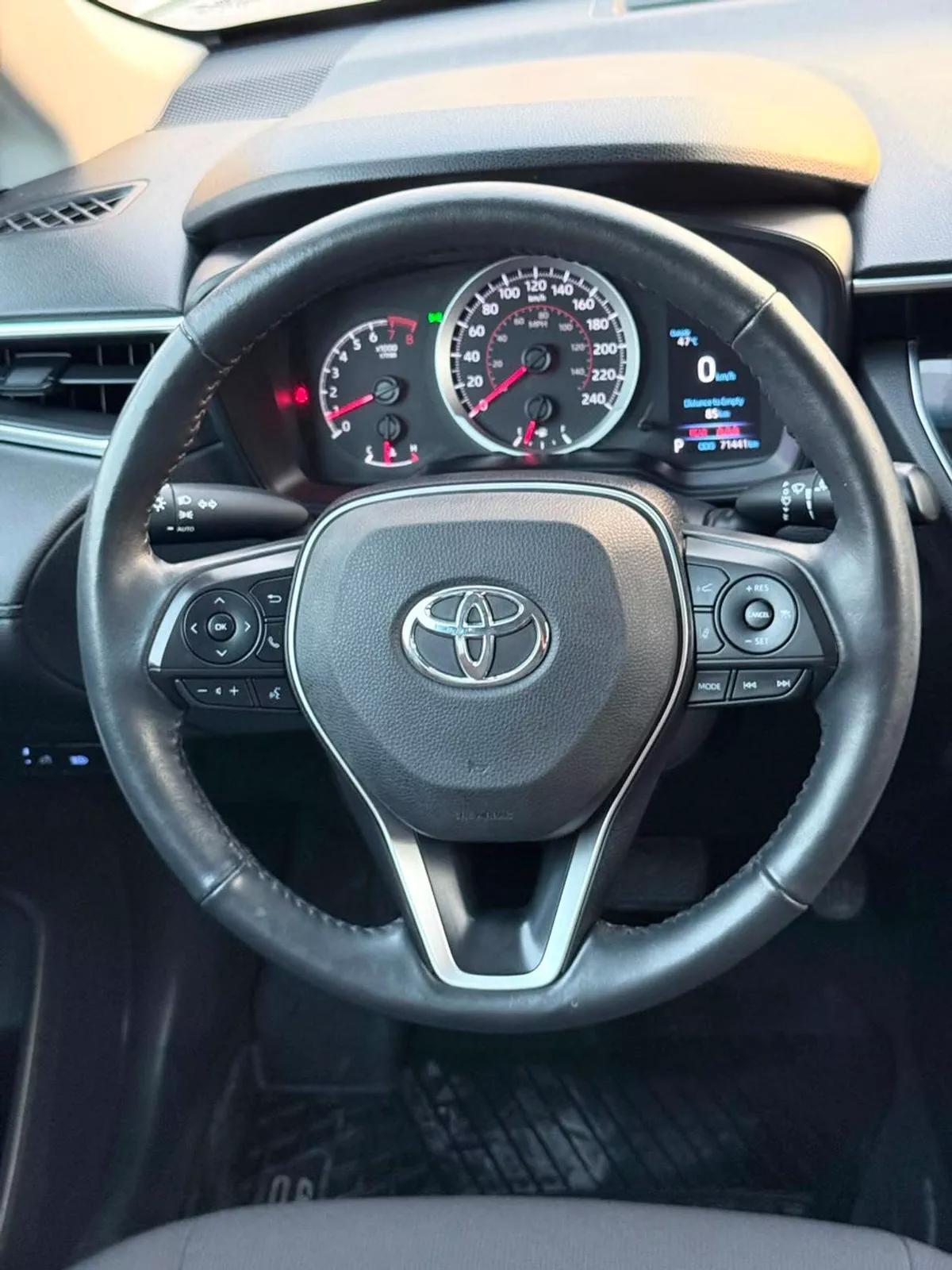 Toyota Corolla Cross LE-8-0
