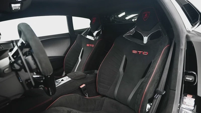 2021 LAMBORGHINI HURACAN STO-6