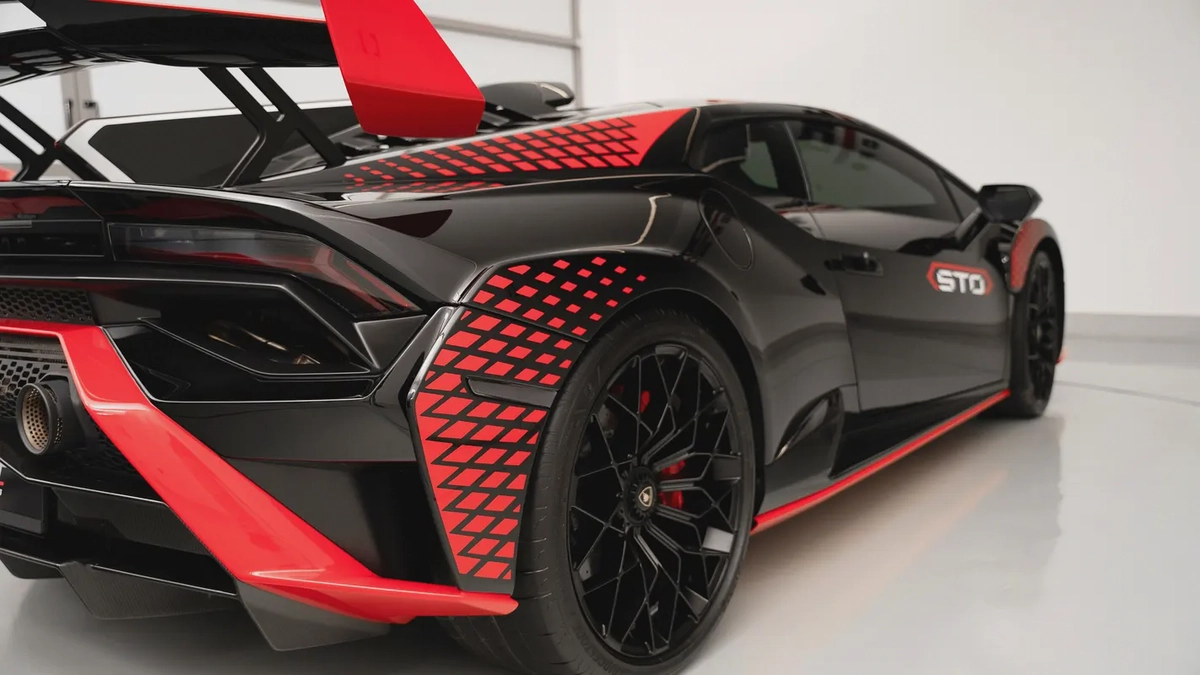 2021 LAMBORGHINI HURACAN STO-12-12