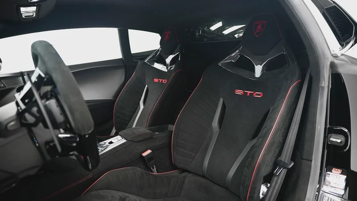 2021 LAMBORGHINI HURACAN STO-6-6