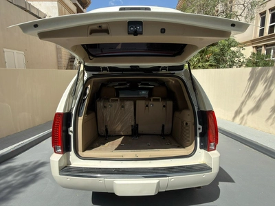 Gulf Specs 2011 CADILLAC ESCALADE PLATINUM 7-Seater, 6.2Litre V8-13