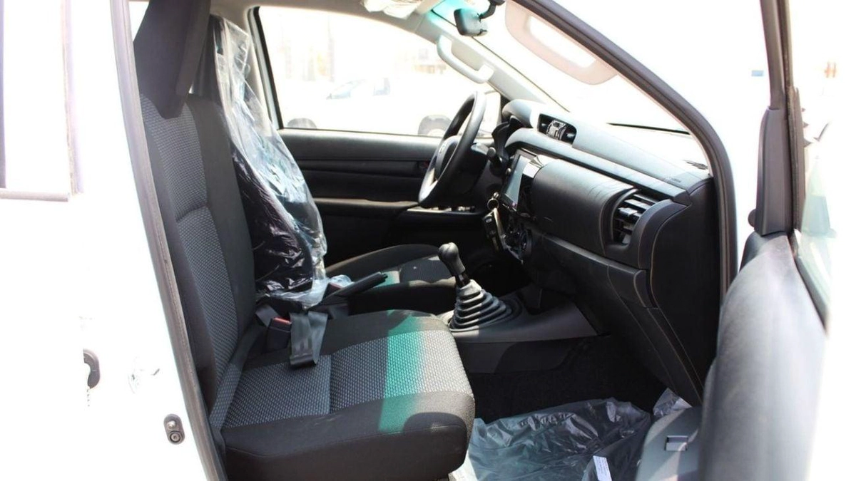 Toyota Hilux GL HILUX 2.7L MANUAL-10-0