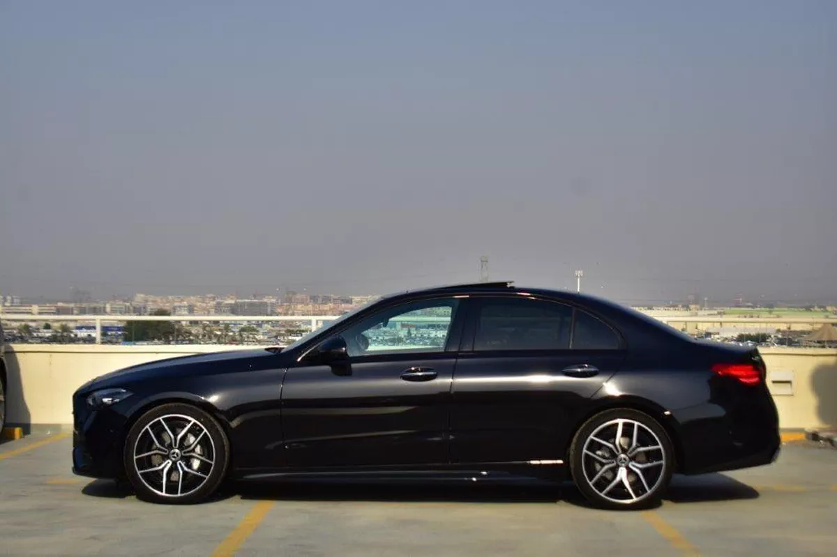 2023 Mercedes-Benz C 200 – Black Exterior, Red Interior-4-4