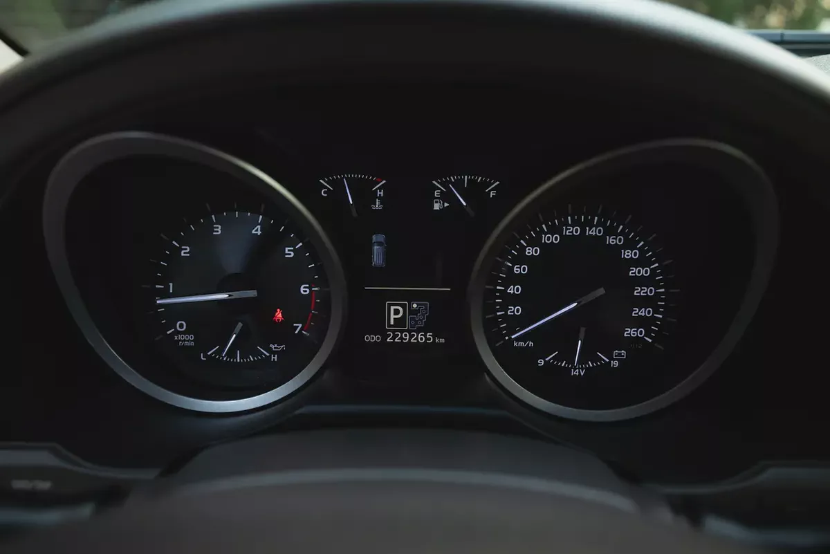 Land Cruiser VXR | 5.7L | GCC Specs | REF #T26651-15-15