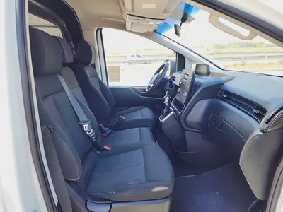 Hyundai Staria 3 Seater V6 3.5 AUTOMATIC 2023 GCC Specs With Full Service History-10