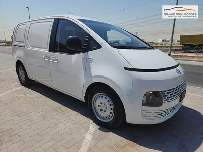 Hyundai Staria 3 Seater V6 3.5 AUTOMATIC 2023 GCC Specs With Full Service History-2