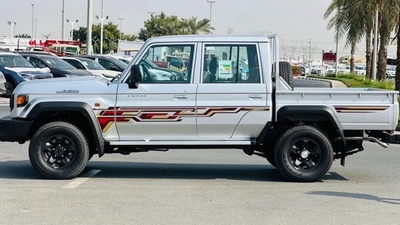 Toyota Land Cruiser Pick Up 4.0L PETROL AUTOMATIC DOUBLE CABINE 2024 GCC-1