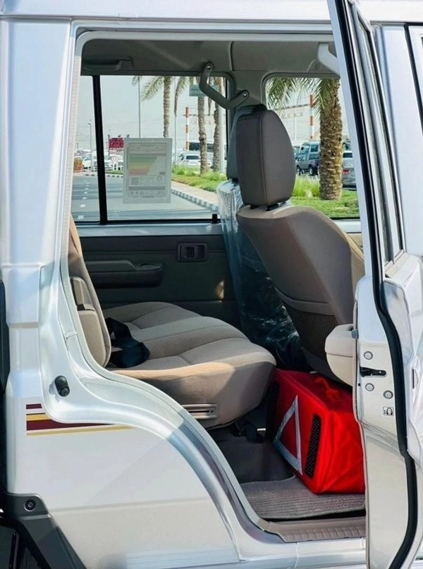 Toyota Land Cruiser Pick Up 4.0L PETROL AUTOMATIC DOUBLE CABINE 2024 GCC