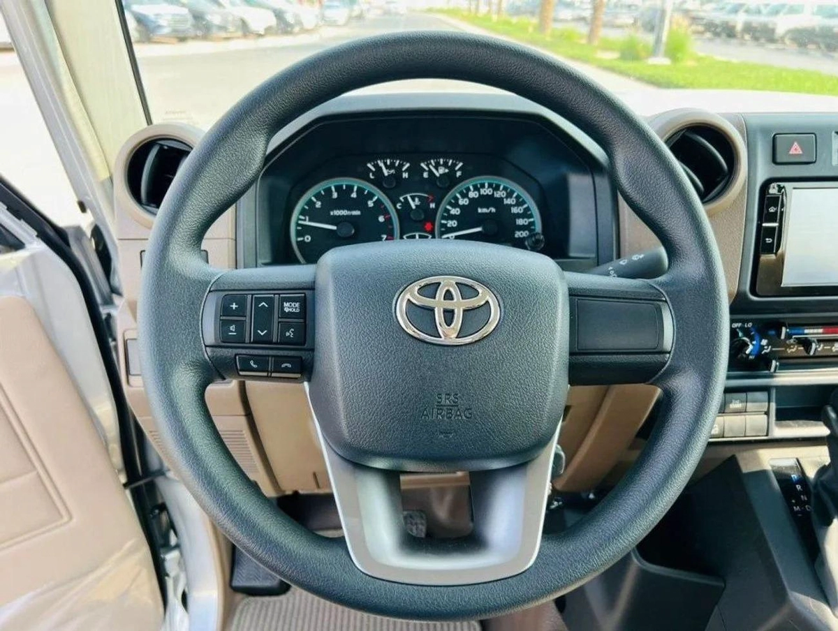 Toyota Land Cruiser Pick Up 4.0L PETROL AUTOMATIC DOUBLE CABINE 2024 GCC-8-8