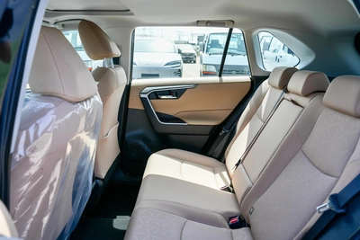 TOYOTA RAV4 XLE HYBRID-9
