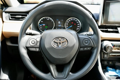TOYOTA RAV4 XLE HYBRID-17