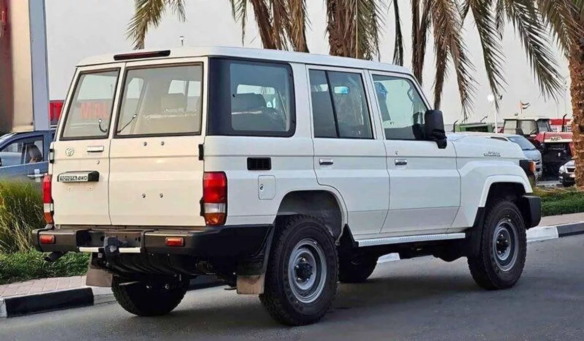 Toyota Land Cruiser 70 LC76 DX Toyota Land Cruiser Hardtop 4.2L diesel 5doors 2024-5-0