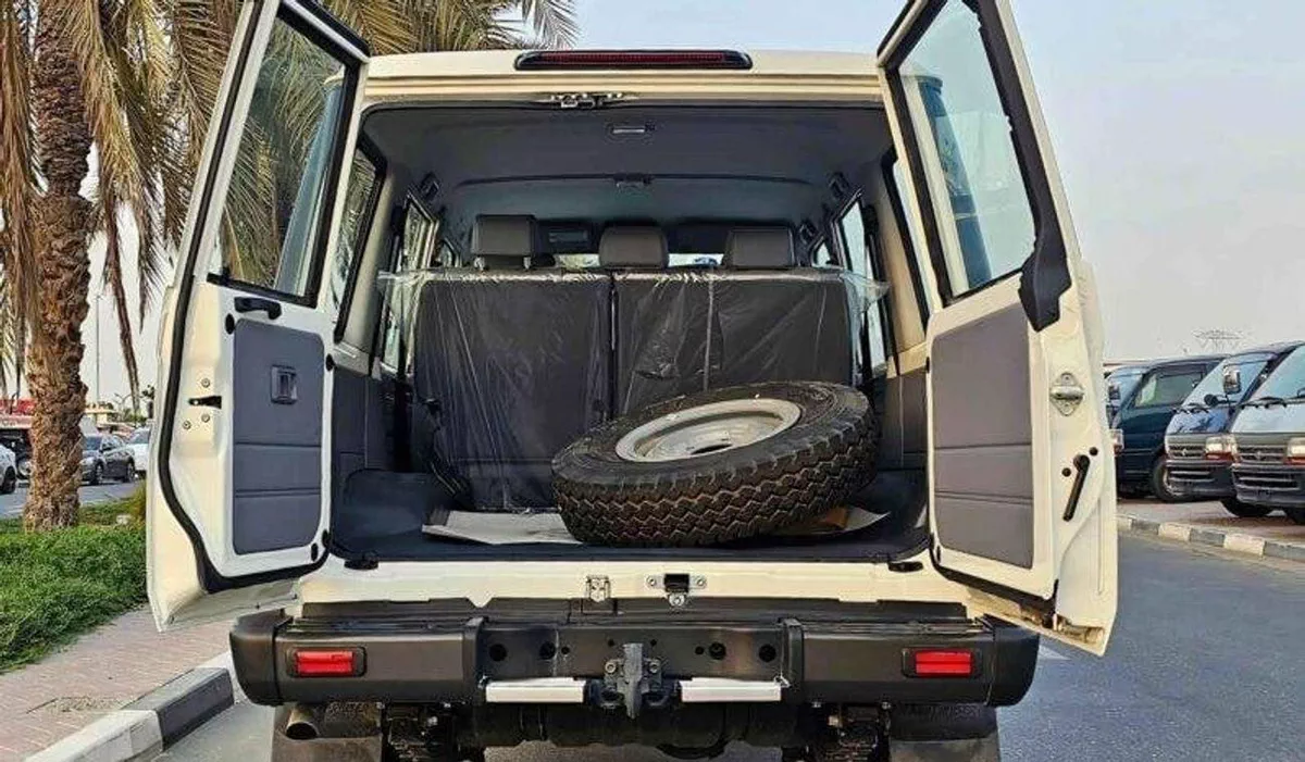 Toyota Land Cruiser 70 LC76 DX Toyota Land Cruiser Hardtop 4.2L diesel 5doors 2024-7-0