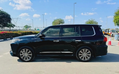 Lexus LX 570 5.7L 2014 GCC Specs Good Condition-6