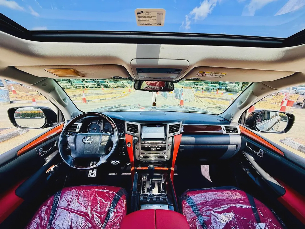 Lexus LX 570 5.7L 2014 GCC Specs Good Condition-11-11