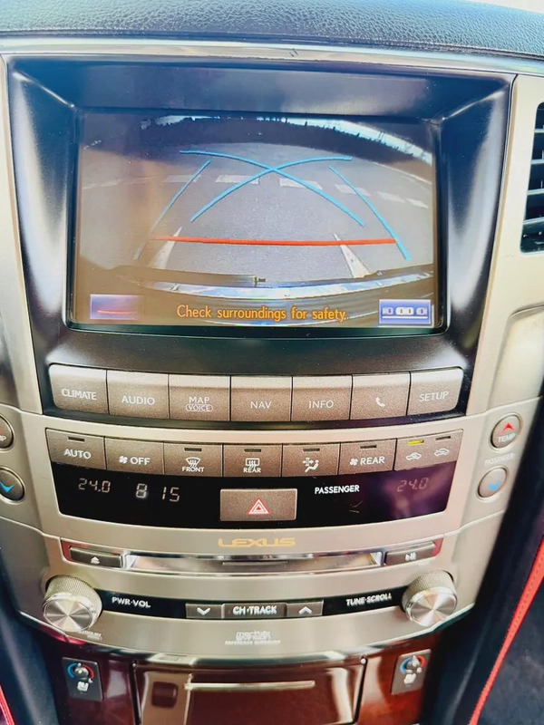 Lexus LX 570 5.7L 2014 GCC Specs Good Condition
