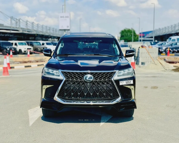 Lexus LX 570 5.7L 2014 GCC Specs Good Condition