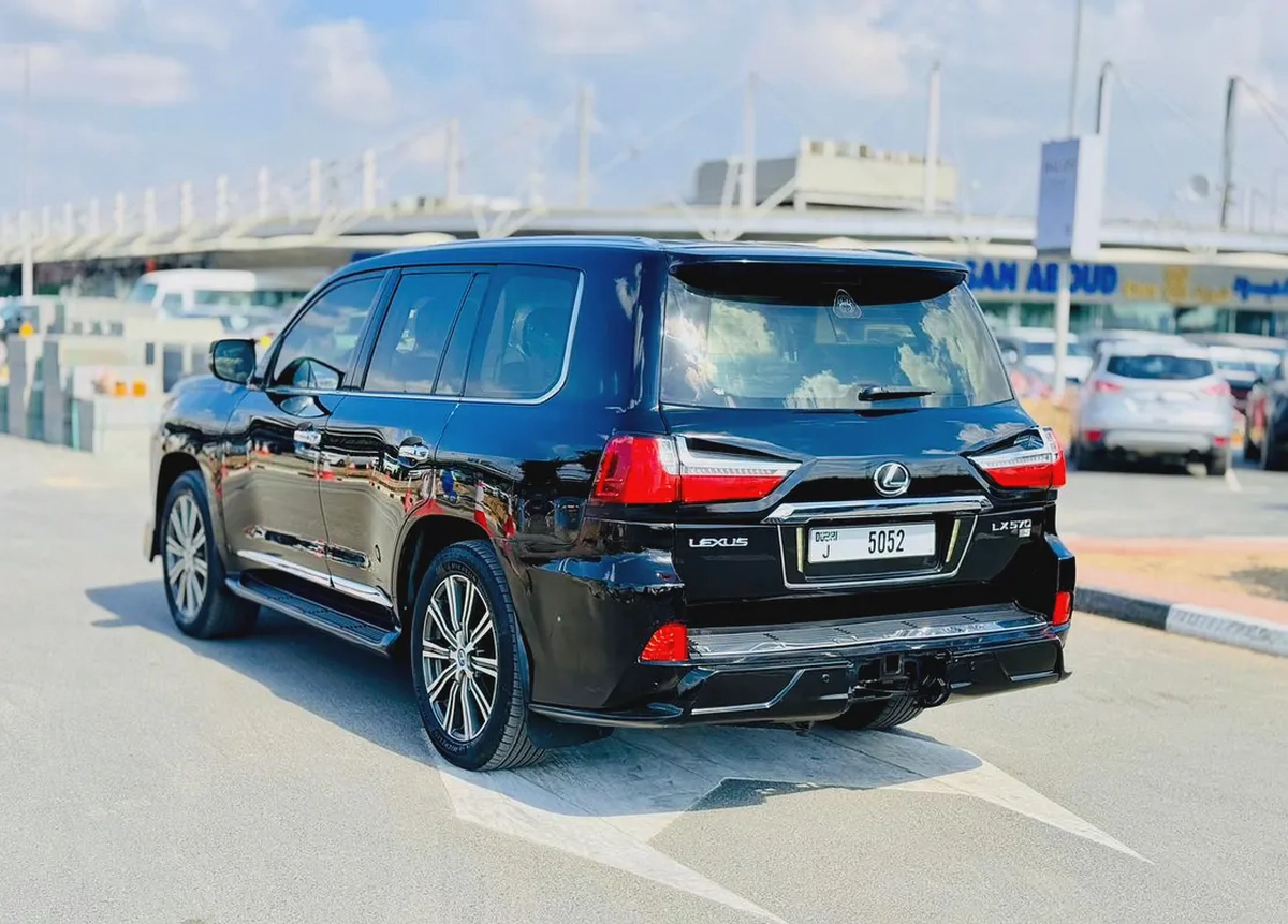 Lexus LX 570 5.7L 2014 GCC Specs Good Condition-3-3