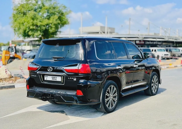 Lexus LX 570 5.7L 2014 GCC Specs Good Condition