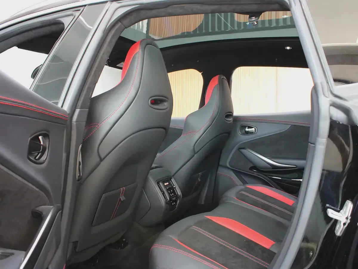 2022 - Aston Martin DBX 550 - Prestige Condition - No accidents for 499,000.00 AED-9-9