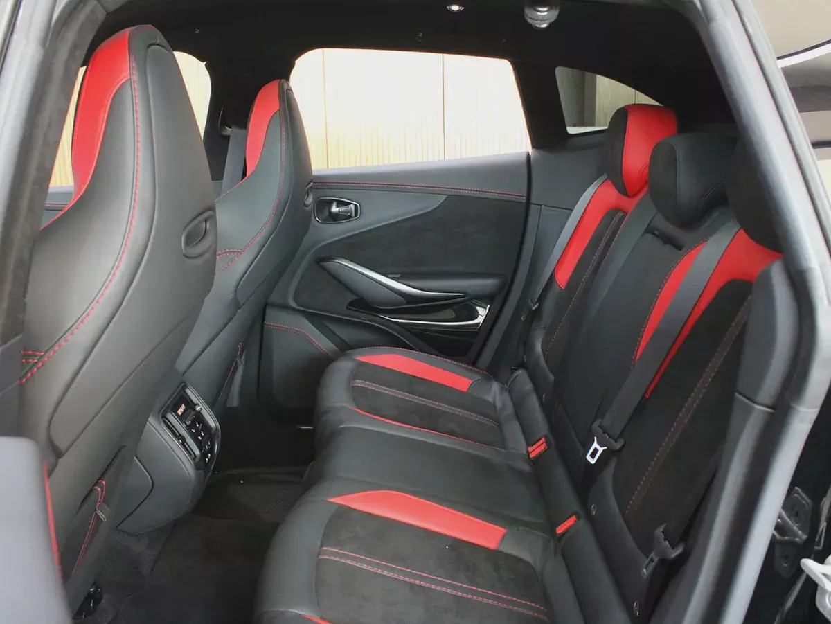 2022 - Aston Martin DBX 550 - Prestige Condition - No accidents for 499,000.00 AED-8-8