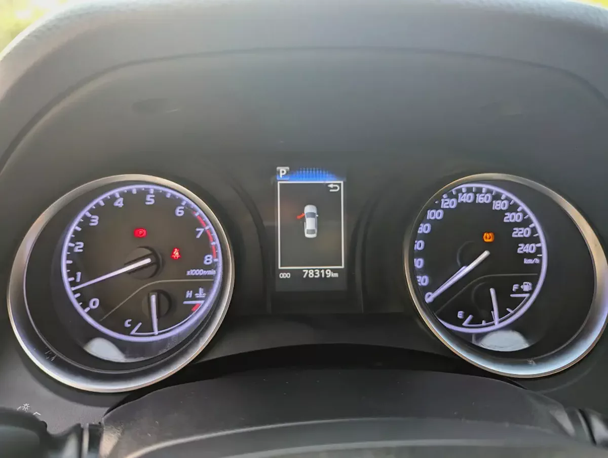Toyota Camry 2020 GCC Premium Condition Low KM MID Option Family Sedan Also Avaliable With Bank Fina-12-12