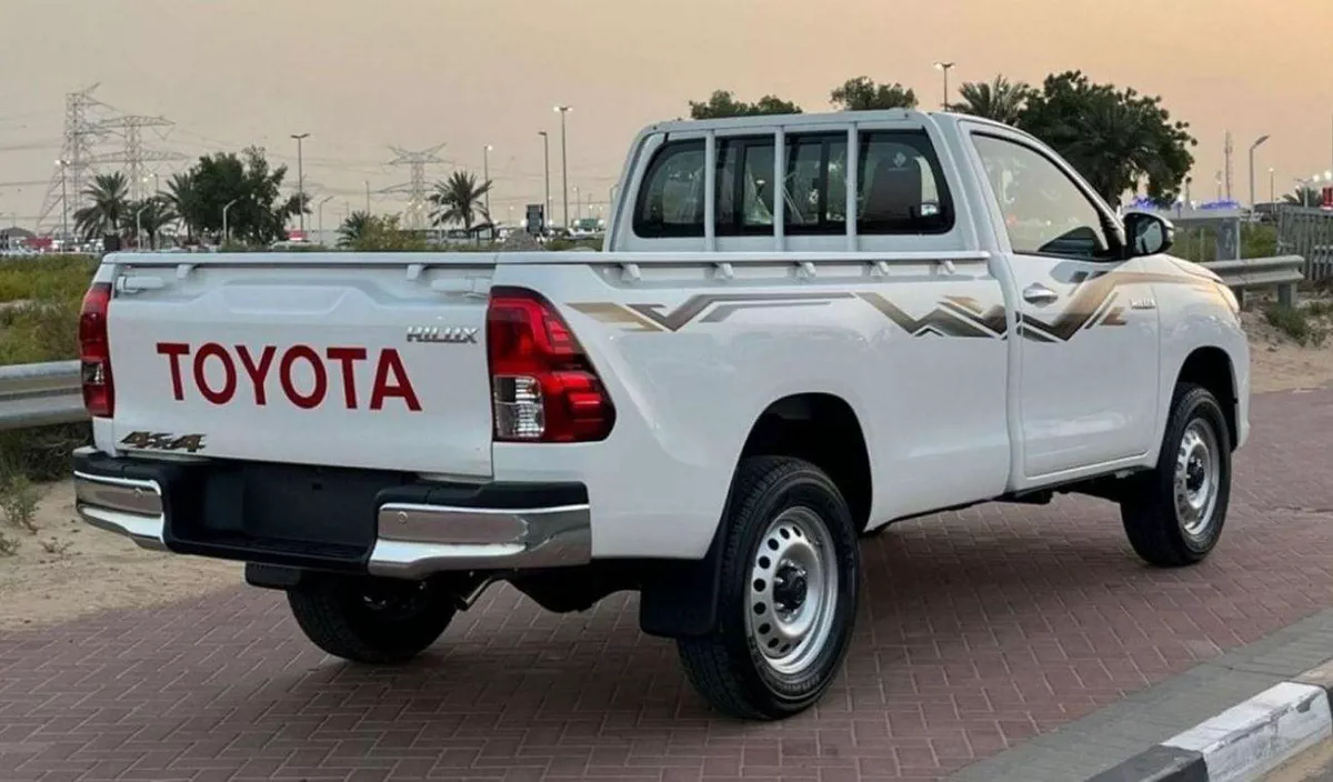 Toyota Hilux GLX Toyota Hilux HILUX SC 2.7L 4X4-4-0