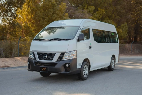 High-Roof 13-Seater Passenger Van | Manual | GCC Specs | Ref#N67836