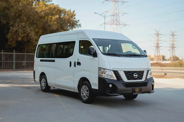 High-Roof 13-Seater Passenger Van | Manual | GCC Specs | Ref#N67836