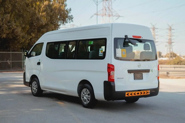 High-Roof 13-Seater Passenger Van | Manual | GCC Specs | Ref#N67836
