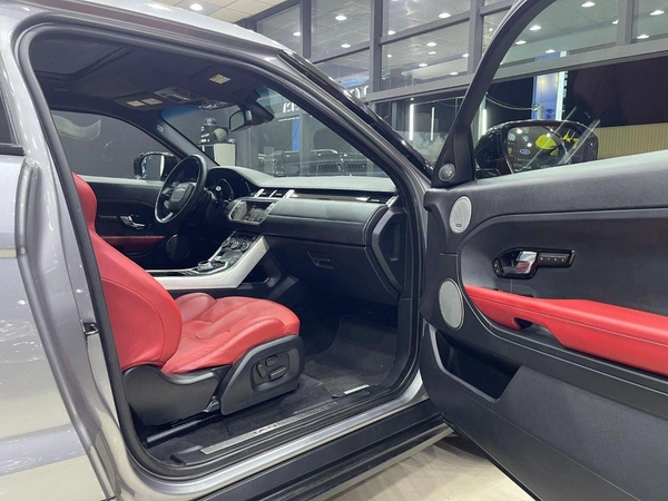 Land Rover Range Rover Evoque STD Dynamic Plus 2.0L (3 Door)