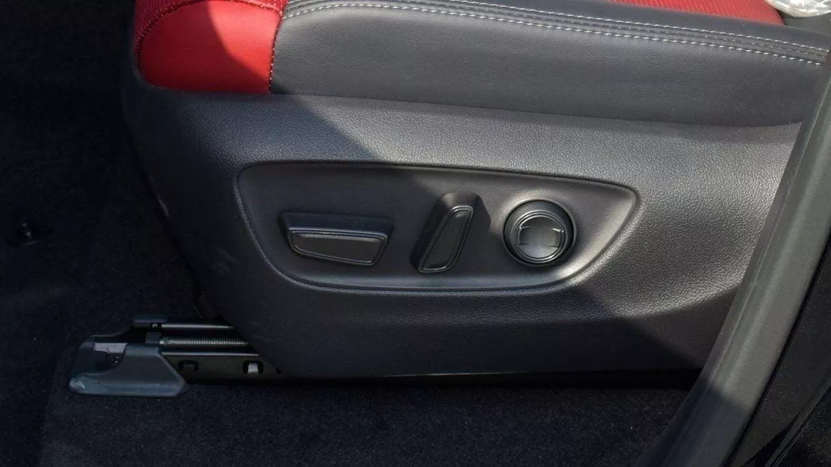 Toyota Land Cruiser VXR Toyota Land Cruiser VXR 3.3L Diesel 2025-9-0