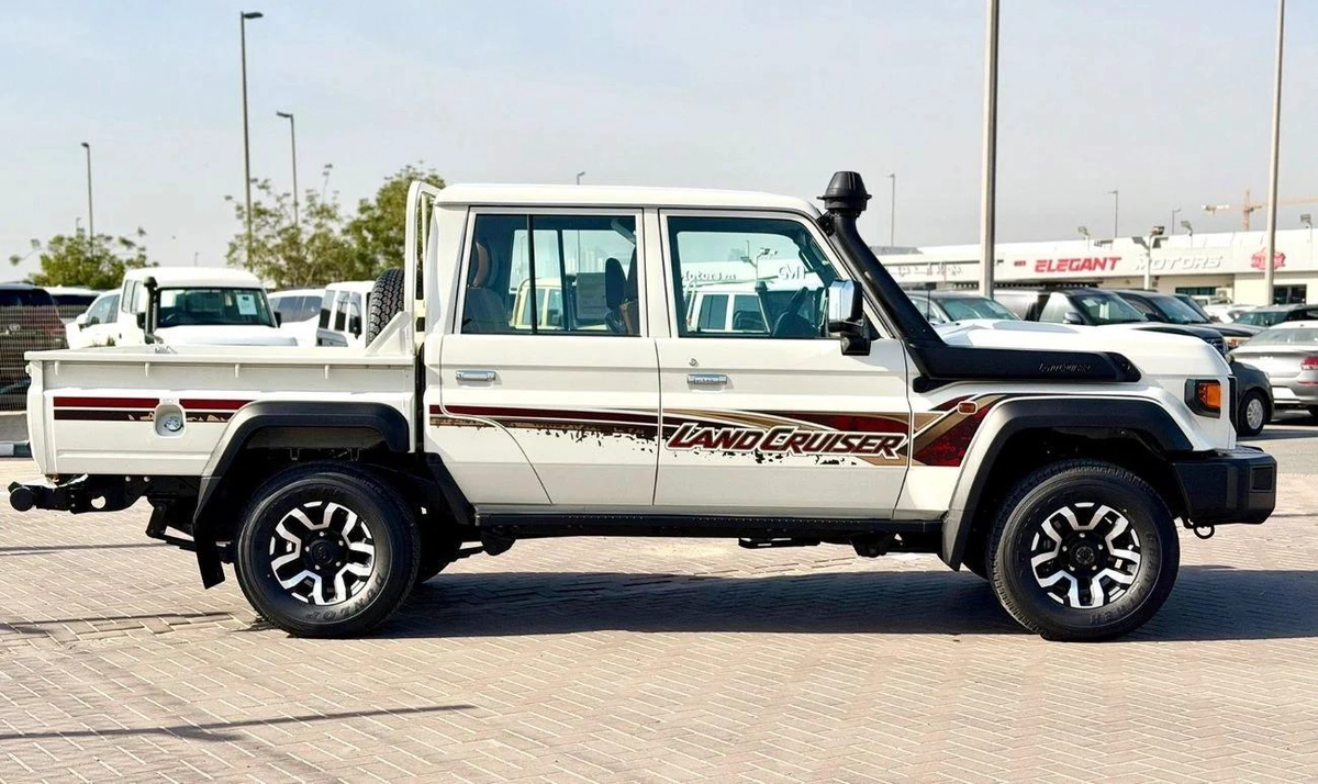 Toyota Land Cruiser Pick Up Toyota Land Cruiser LC79 DC Full option Oman spec 2026-7-7