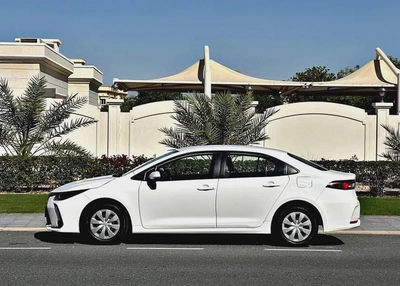 Toyota Corolla 2024 model available on cash and bank finance with zero downpayment-2